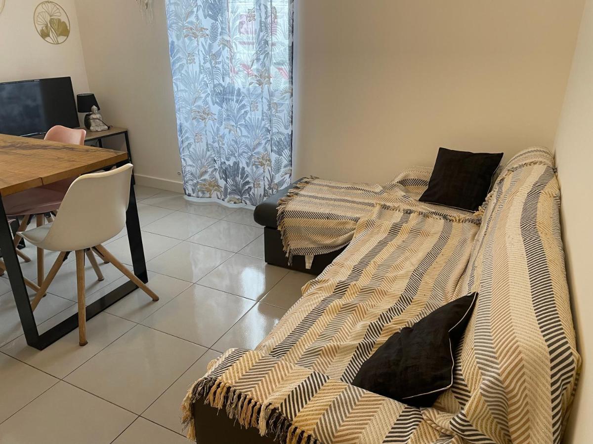 Garaldia Apartment ก็องโบ-เล-แบ็ง ภายนอก รูปภาพ